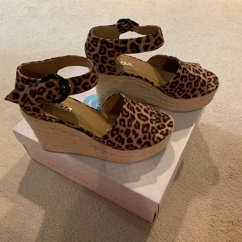 NIB: Oat Cheetah Espadrille Wedge Sandals